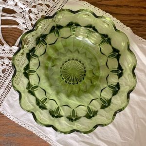 Anchor Hocking, “Fairfield” Avocado Green Salad Bowl Excellent Condition